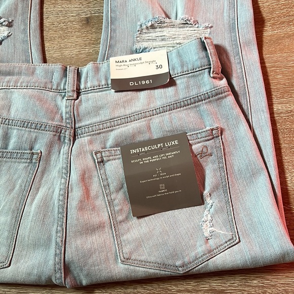 DL1961 Mara Ripped Straight Ankle High- Rise Instasculpt Straight Jeans in Ross - Picture 9 of 16